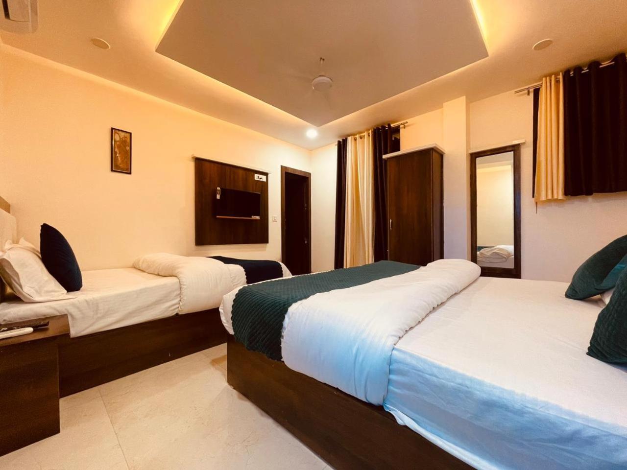 Wooibhotels The Divine Ganga Haridwar Exterior photo